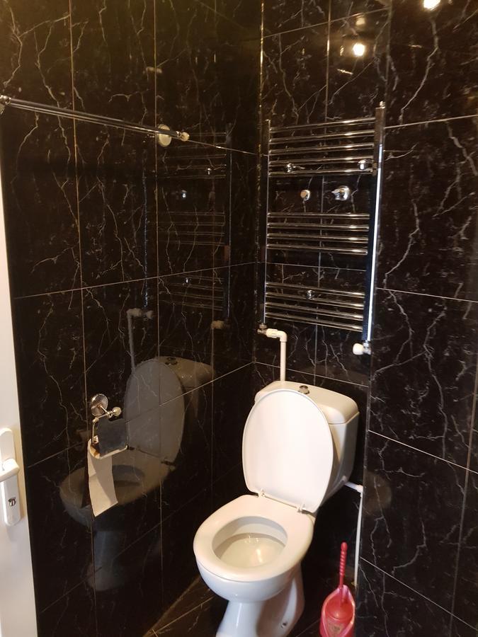 Apartments Cira บาทูมิ ภายนอก รูปภาพ