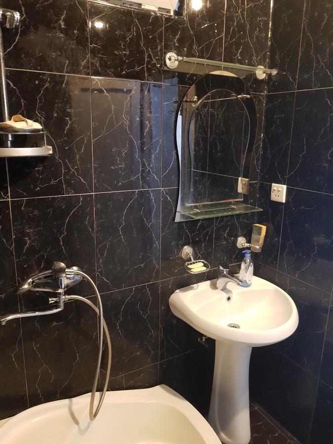 Apartments Cira บาทูมิ ภายนอก รูปภาพ